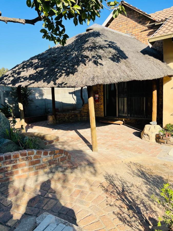 Host Hub Guest House Kempton Park Eksteriør billede