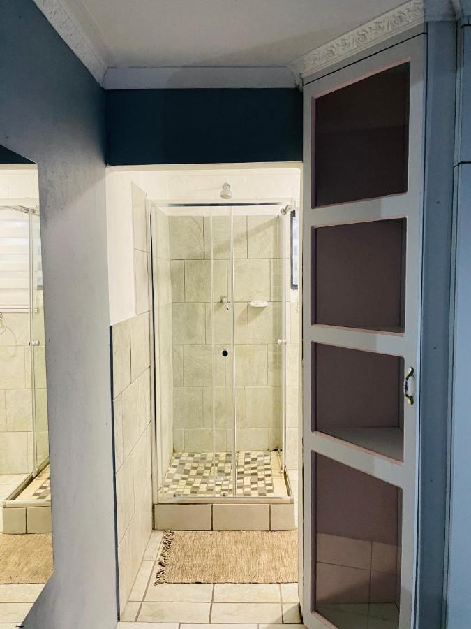 Host Hub Guest House Kempton Park Eksteriør billede