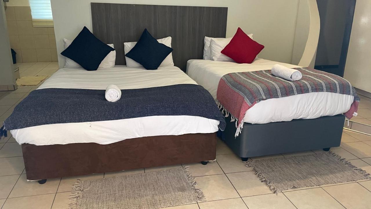 Host Hub Guest House Kempton Park Eksteriør billede